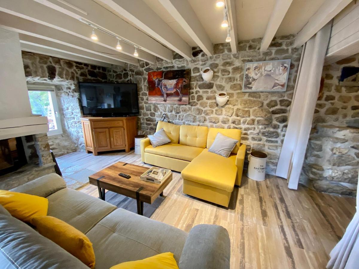 Gite De Groupe 160M2, 15P, Salle De Reception, Jardin, Terrasse Mazan-l'Abbaye Zewnętrze zdjęcie